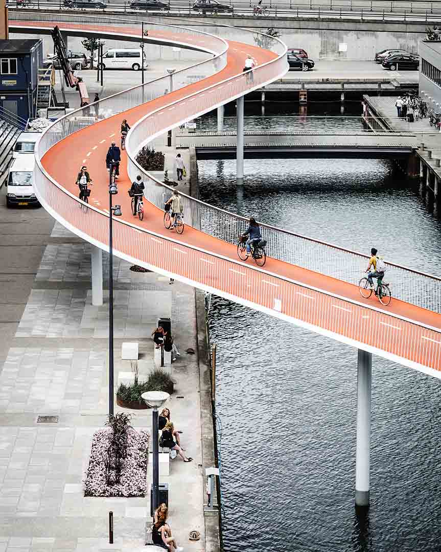 El Cykelslangen, o Serpiente de Bicicletas, de Copenhague, de Dissing and Weitling Architects. Imagen: Rasmus Hjortshoj