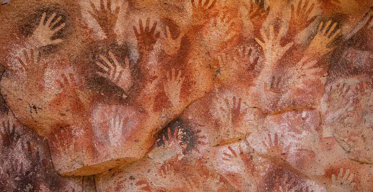 The Cueva de las Manos is located in a natural space of Argentina.