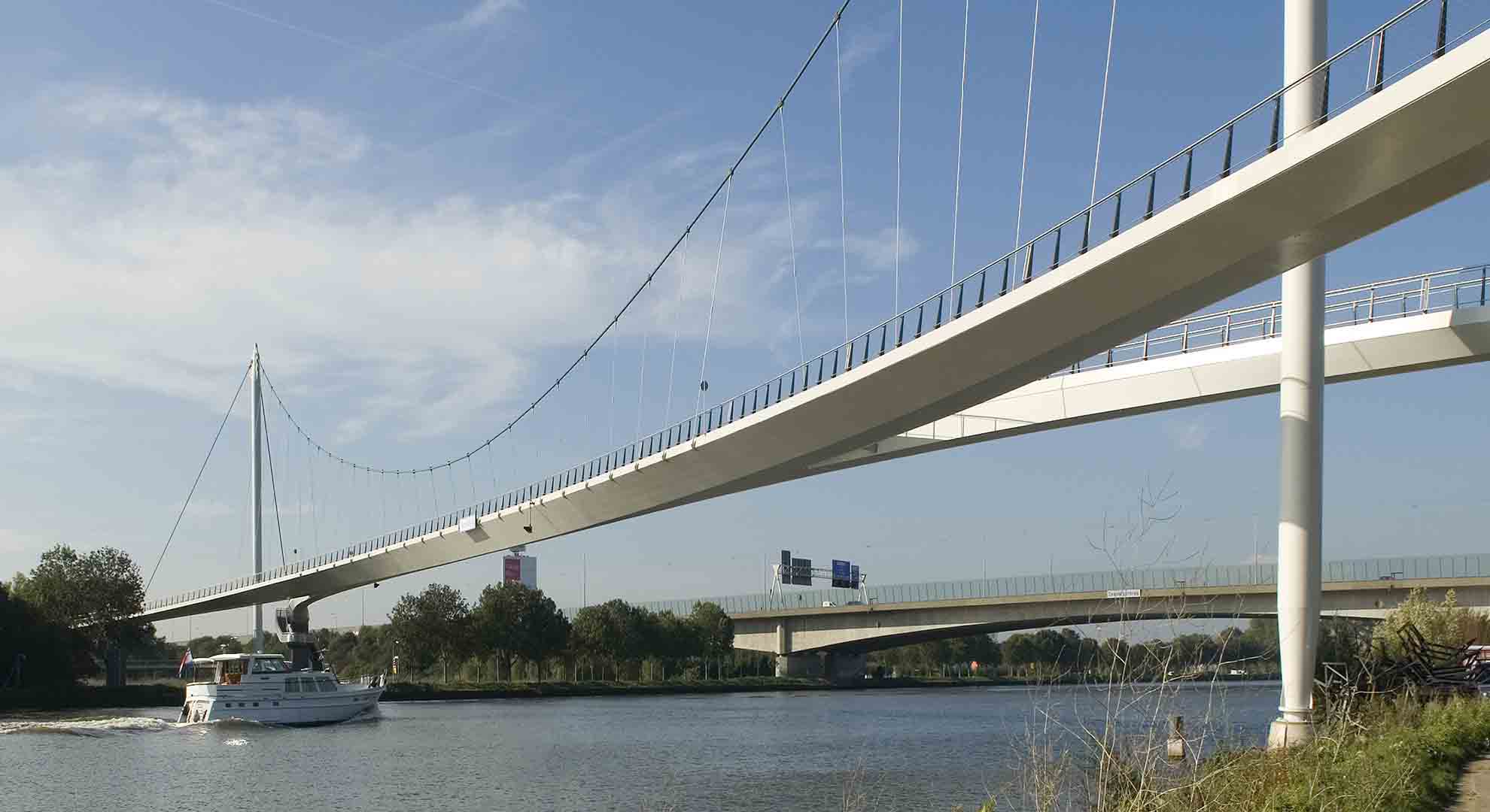 The Nesciobrug bridge by Wilkinson Eyre Architects in Amsterdam © Rob’t Hart Fotografie