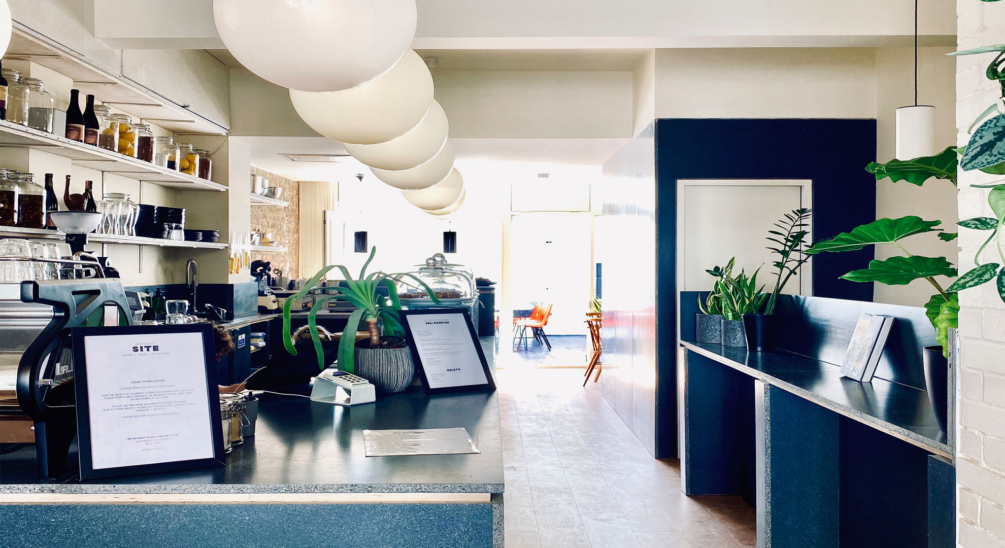 There are spaces that try to minimize the impact of the relationship between food and the envi-ronment.