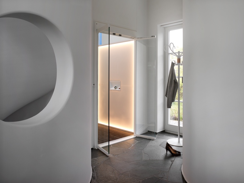 Artico Home Lift, designed by Alexander Lervik. Photo courtesy Artico